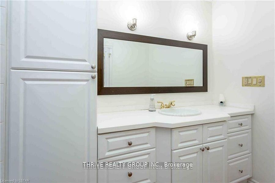 Photo 13 of 187 Dundas Street, London, East K — HOMEH
