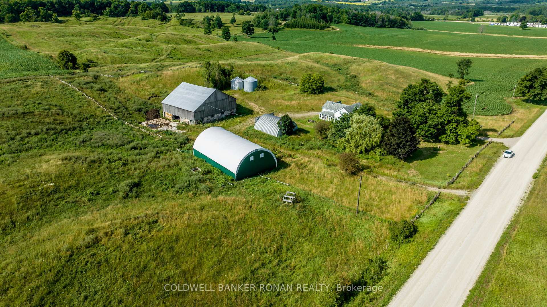 Photo 4 of 486356 30 Side Road Side Road, Mono, Rural Mono — HOMEH