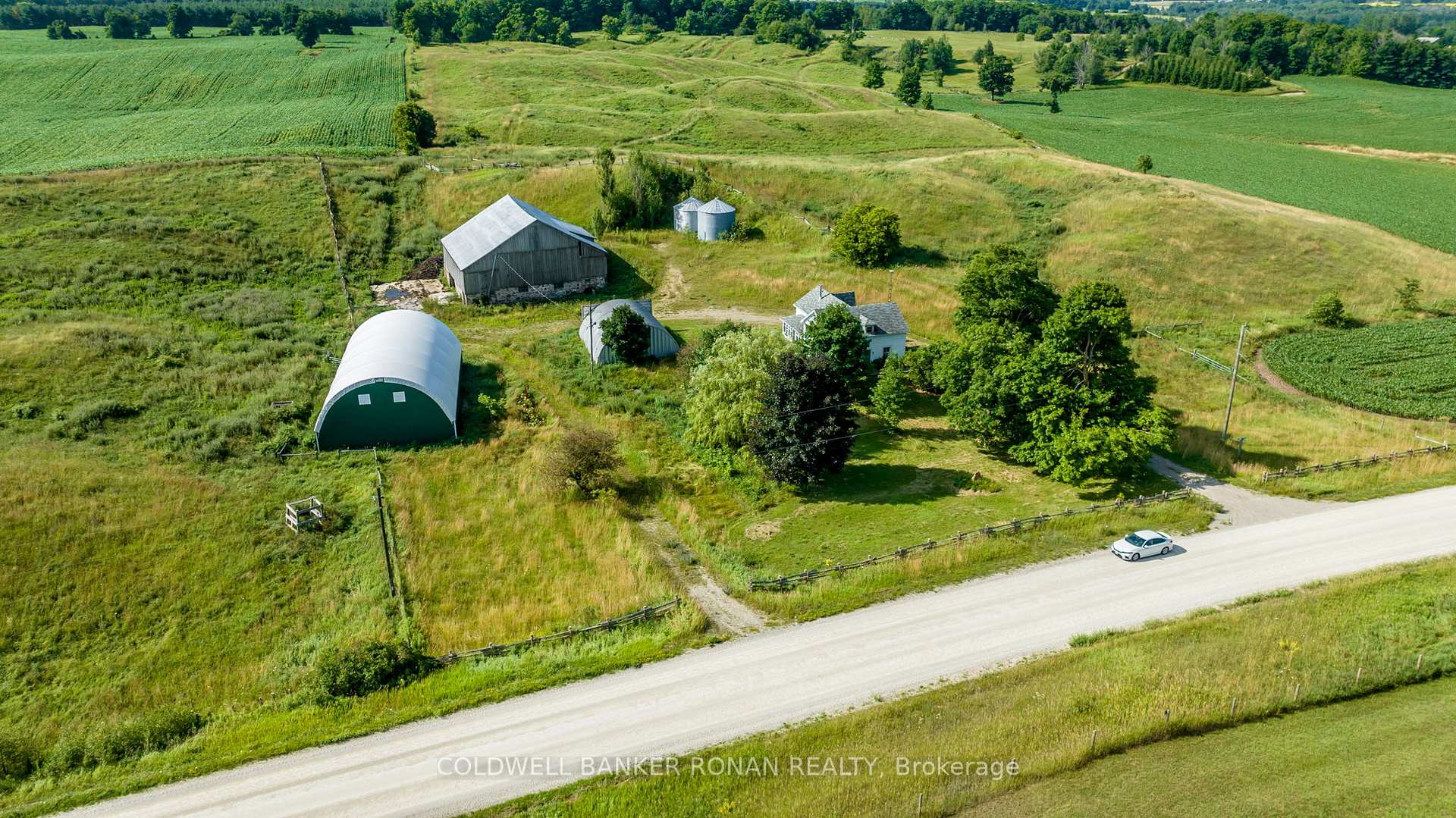 Photo 5 of 486356 30 Side Road Side Road, Mono, Rural Mono — HOMEH
