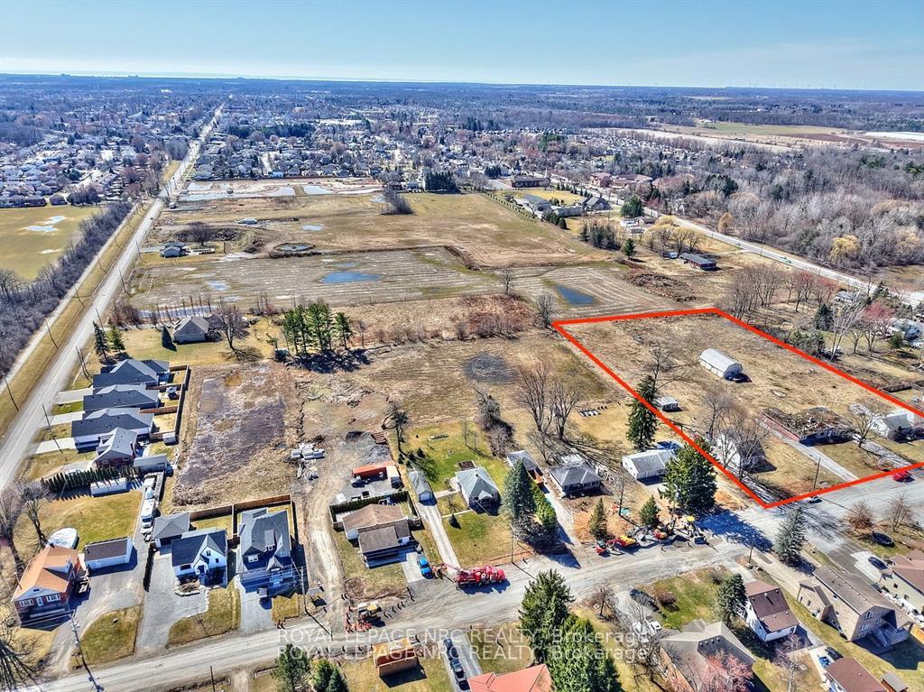 Photo 2 of 743 Quaker Road, Pelham, Fonthill — HOMEH