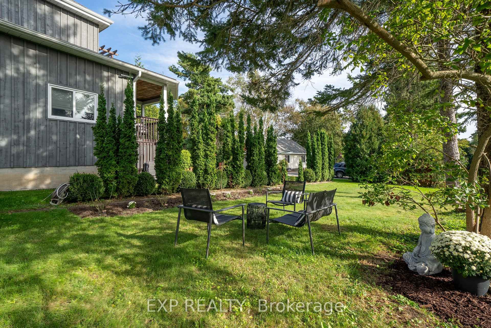 Photo 41 of 297 Main Street, Prince Edward County, Bloomfield — HOMEH