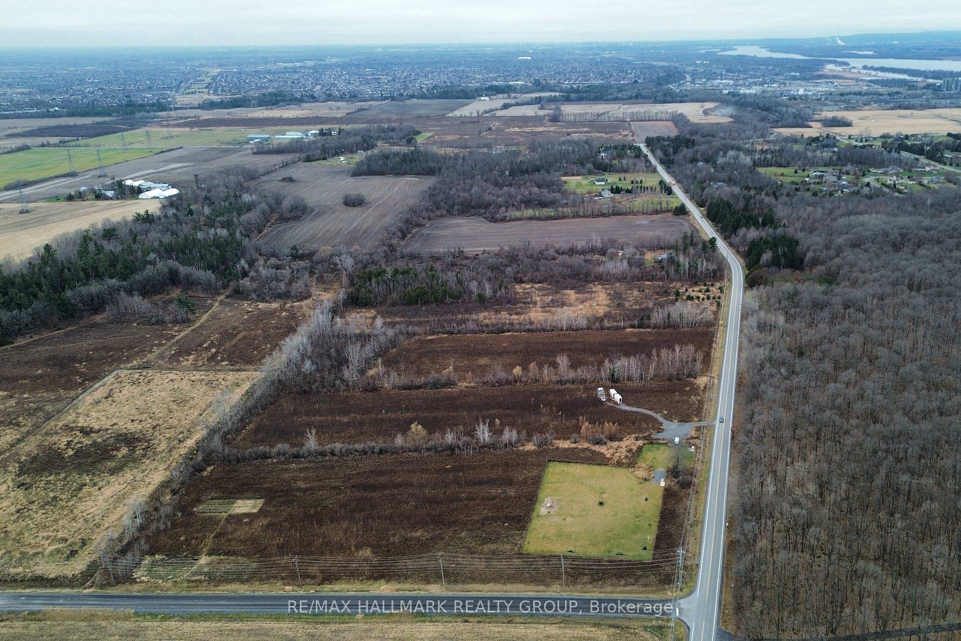 Photo 3 of 1730 Wilhaven Drive, Ottawa, Cumberland West — HOMEH