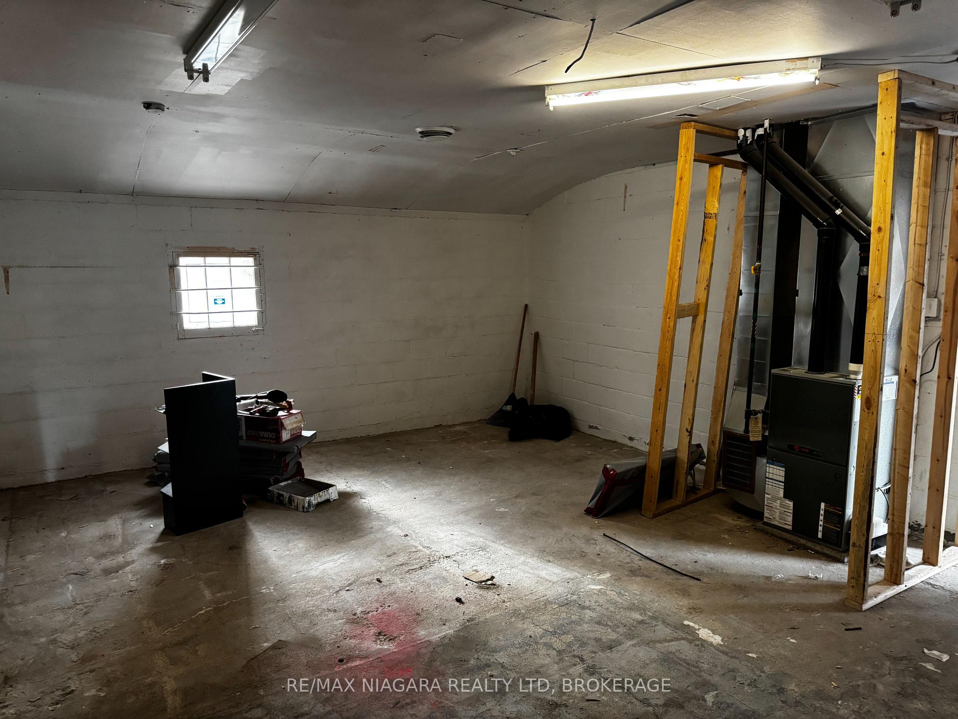 Photo 7 of 34 Avenue Place, Welland, Welland Downtown — HOMEH