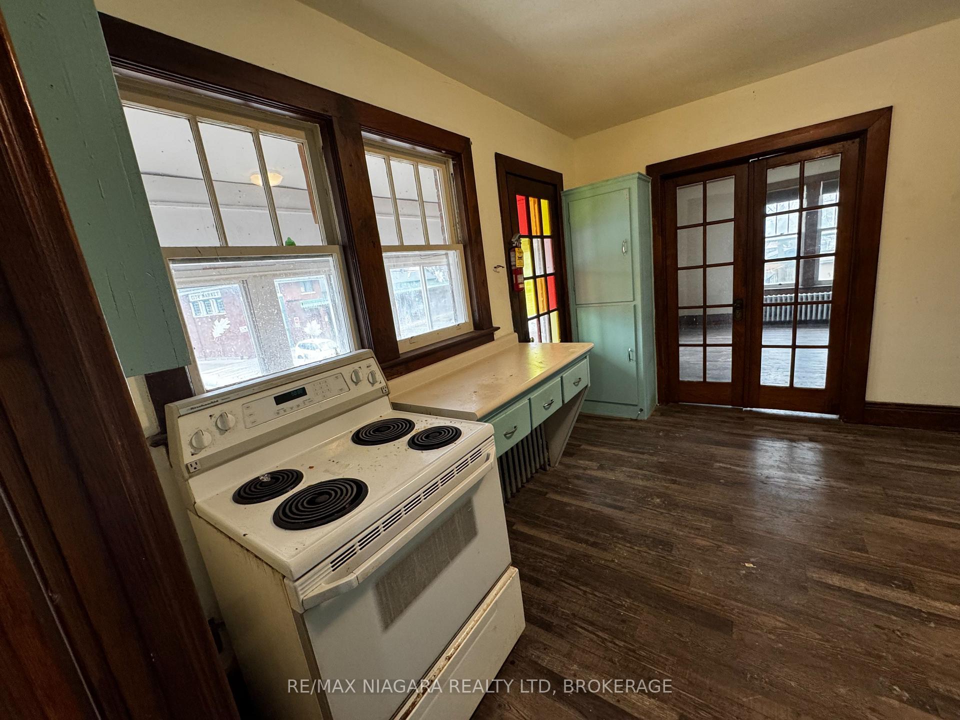 Photo 17 of 34 Avenue Place, Welland, Welland Downtown — HOMEH