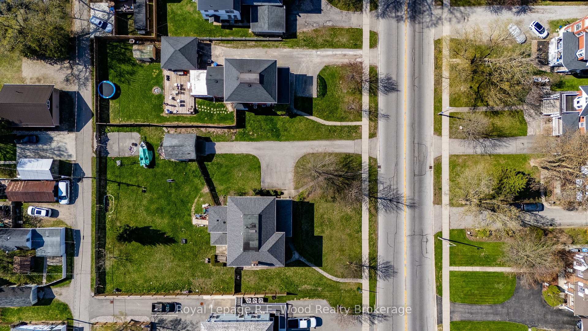 Photo 8 of 267-273 Broadway, Tillsonburg — HOMEH