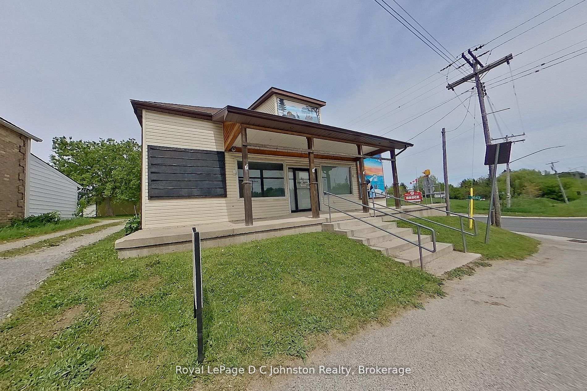 Photo 2 of 3643 21 Highway, Kincardine — HOMEH