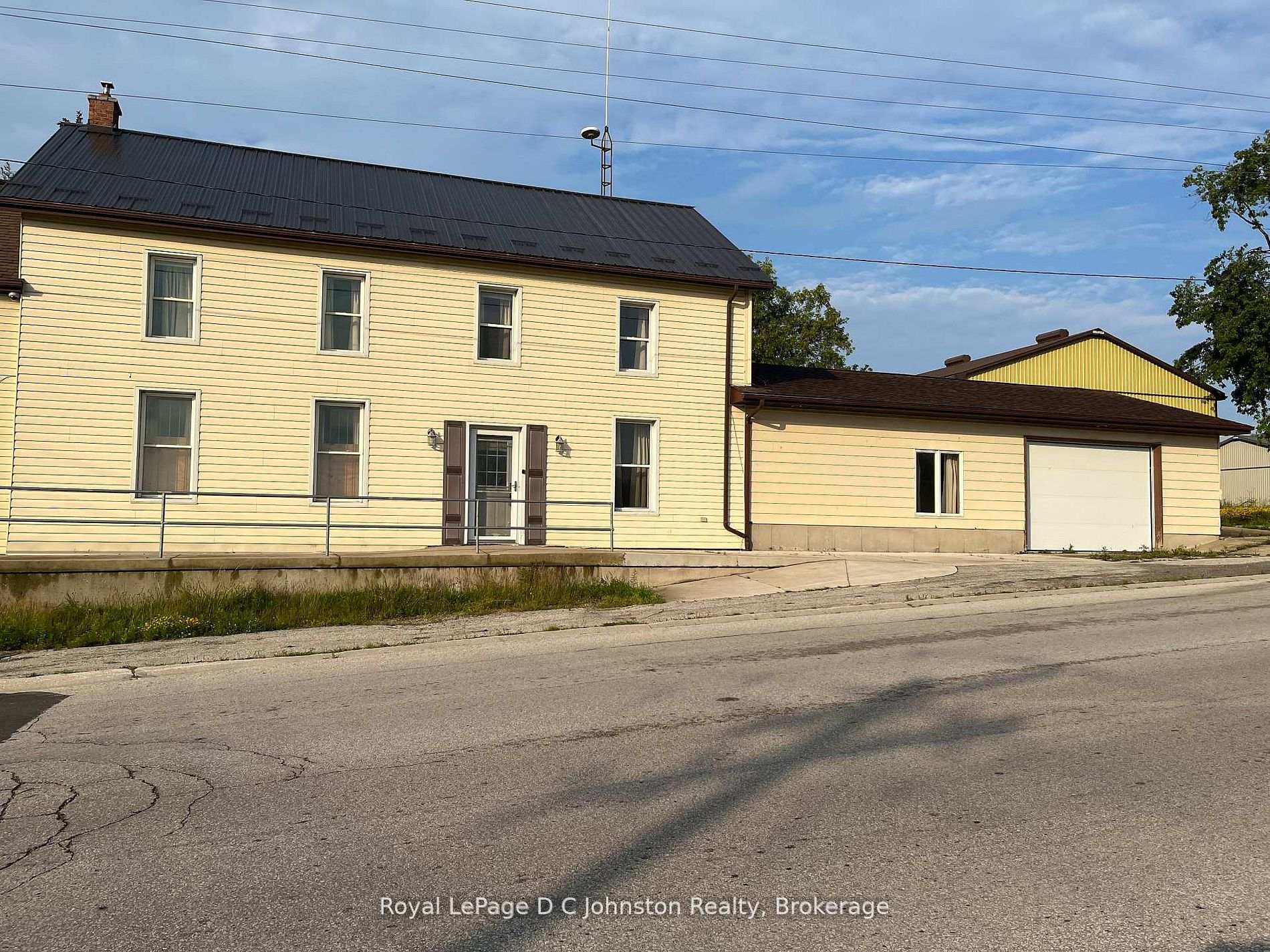 Photo 4 of 3643 21 Highway, Kincardine — HOMEH