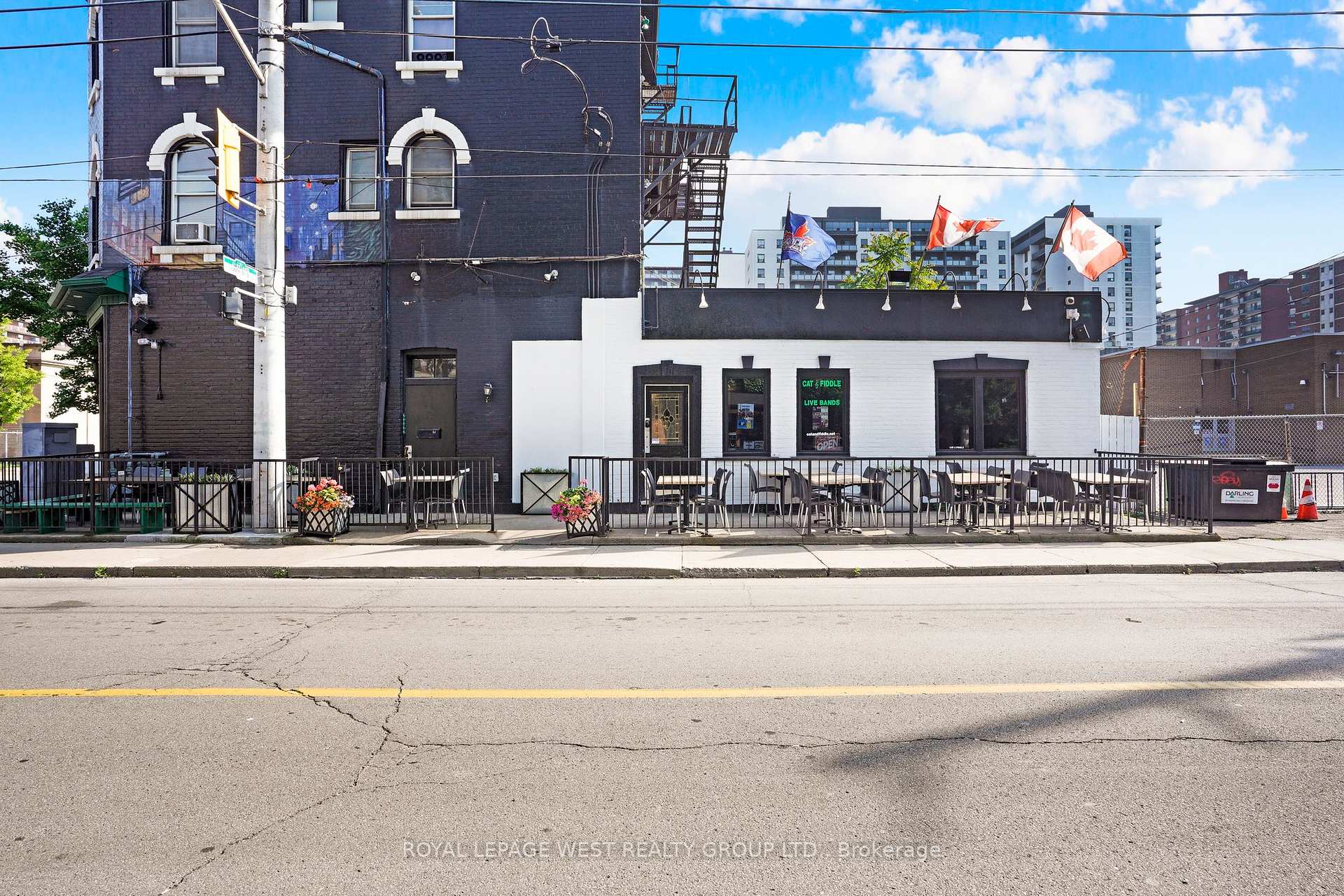 Photo 3 of 174 John Street S, Hamilton, Corktown — HOMEH