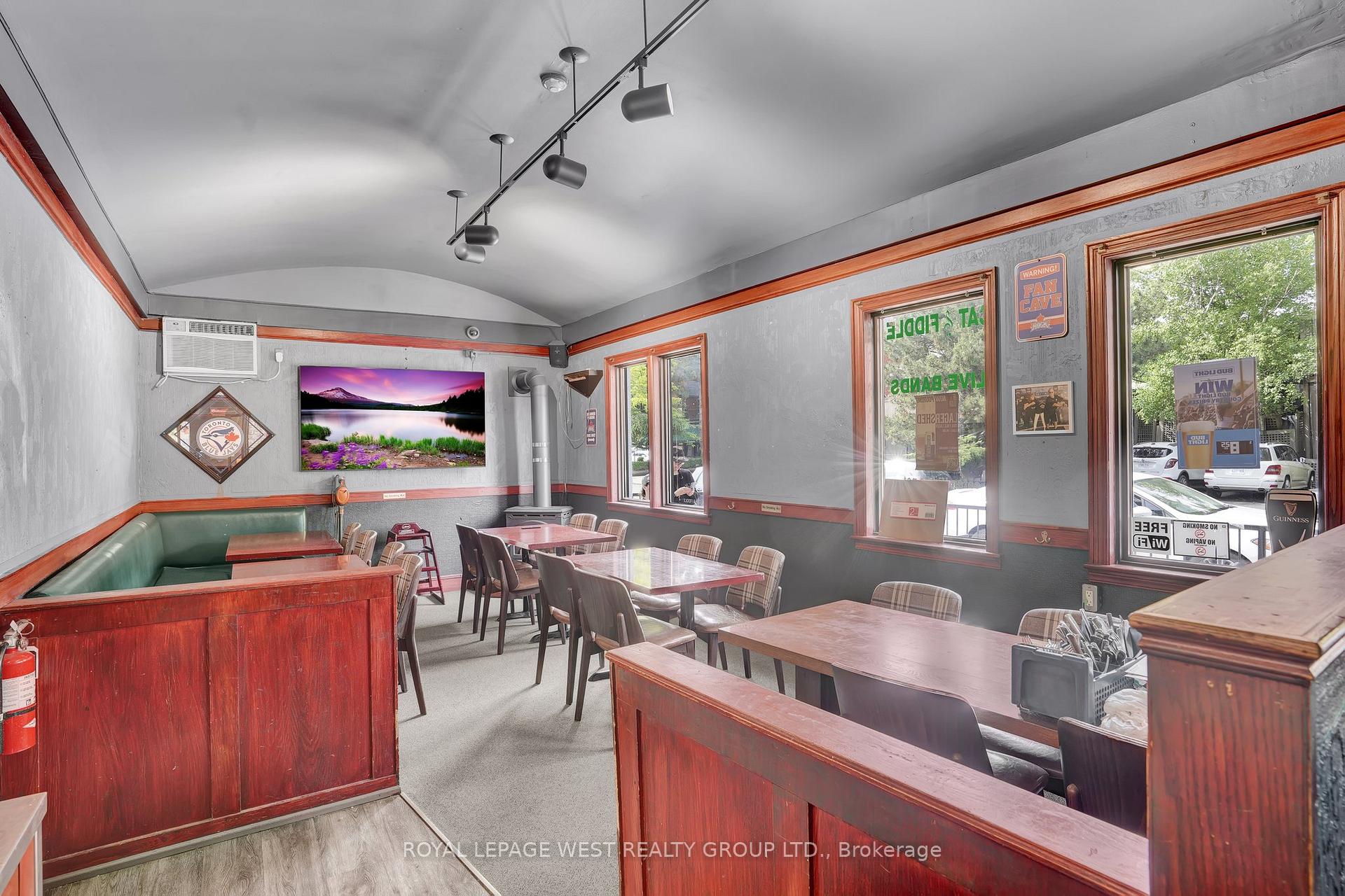 Photo 7 of 174 John Street S, Hamilton, Corktown — HOMEH
