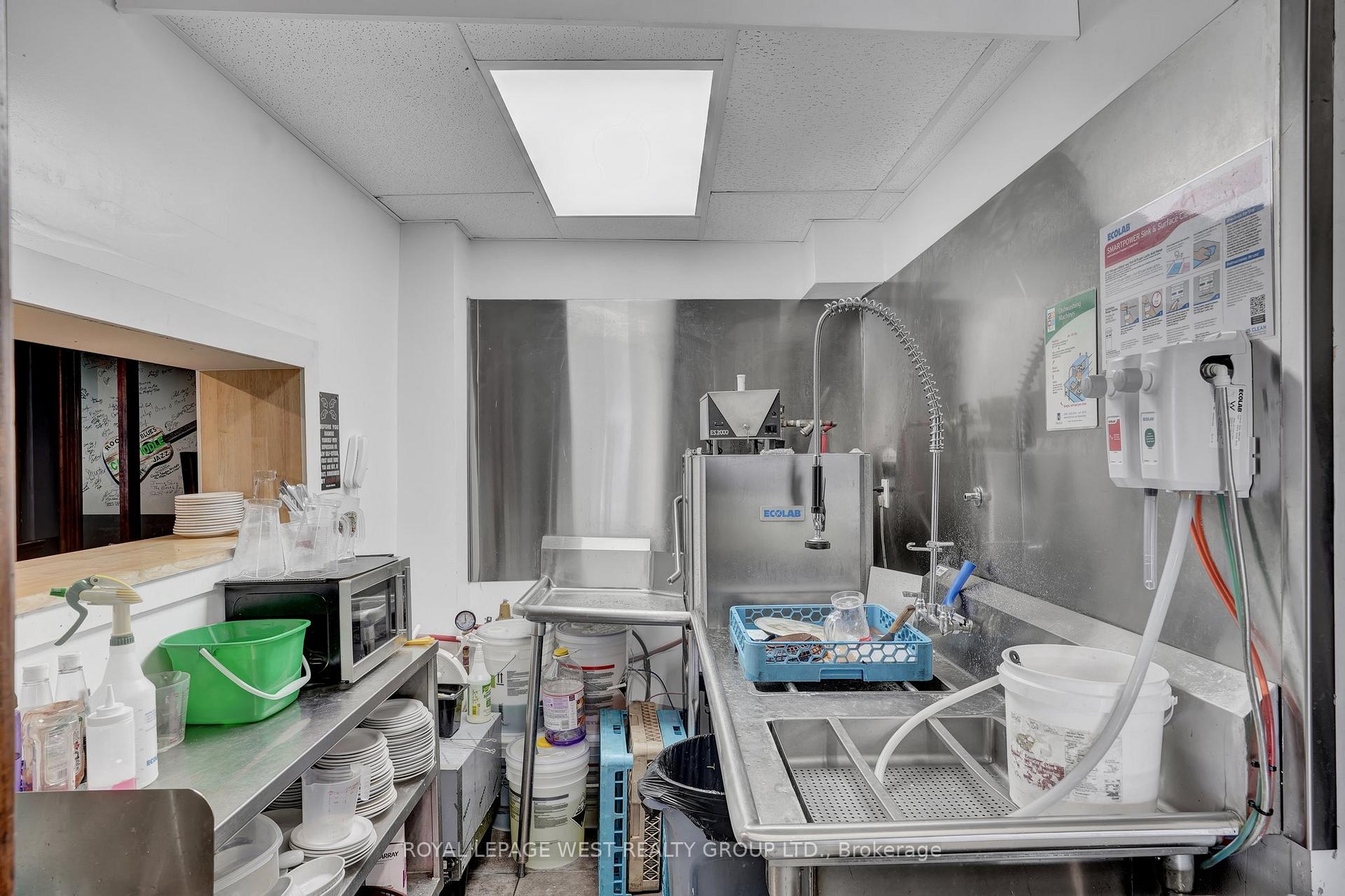Photo 8 of 174 John Street S, Hamilton, Corktown — HOMEH