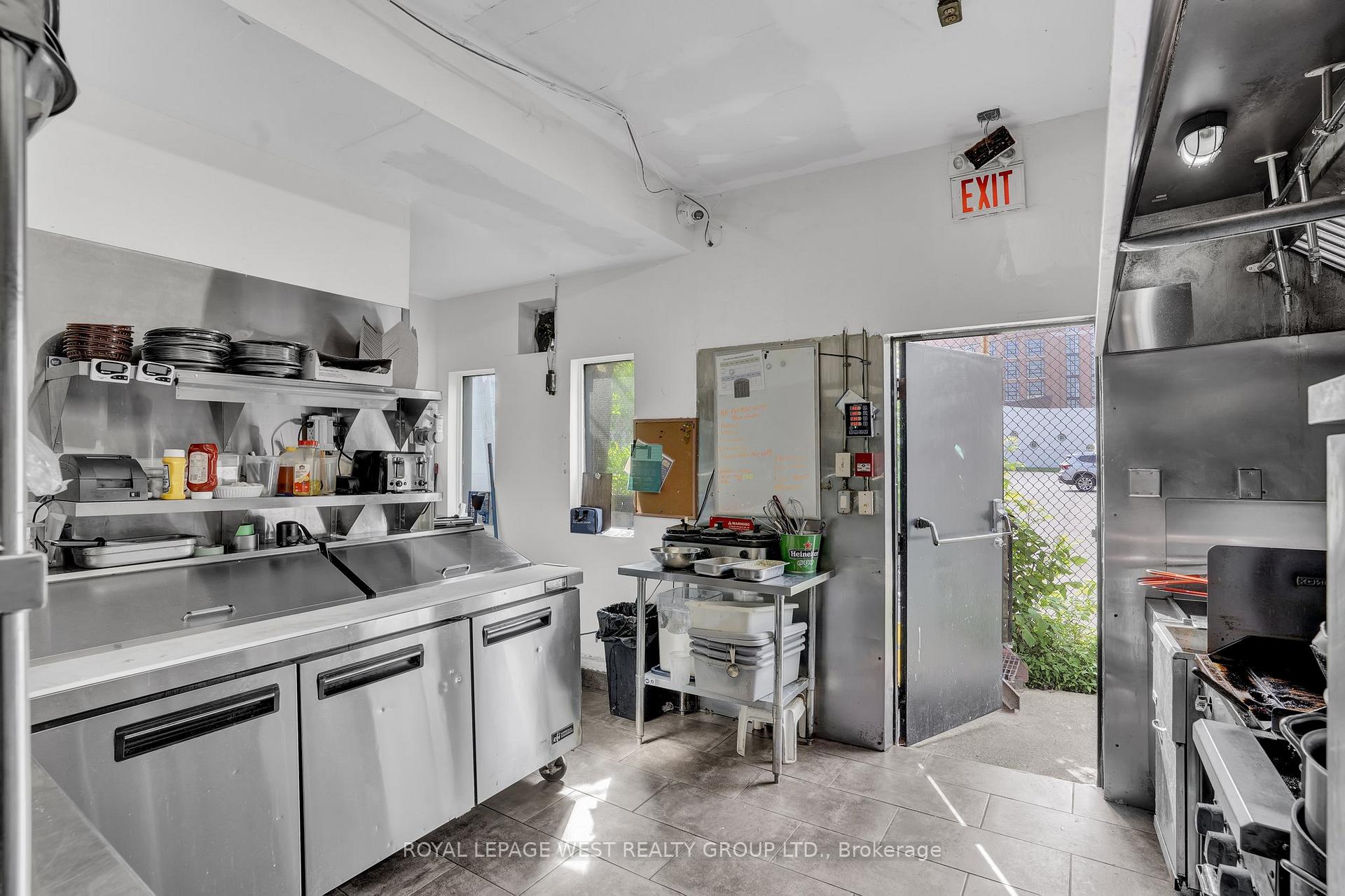 Photo 9 of 174 John Street S, Hamilton, Corktown — HOMEH