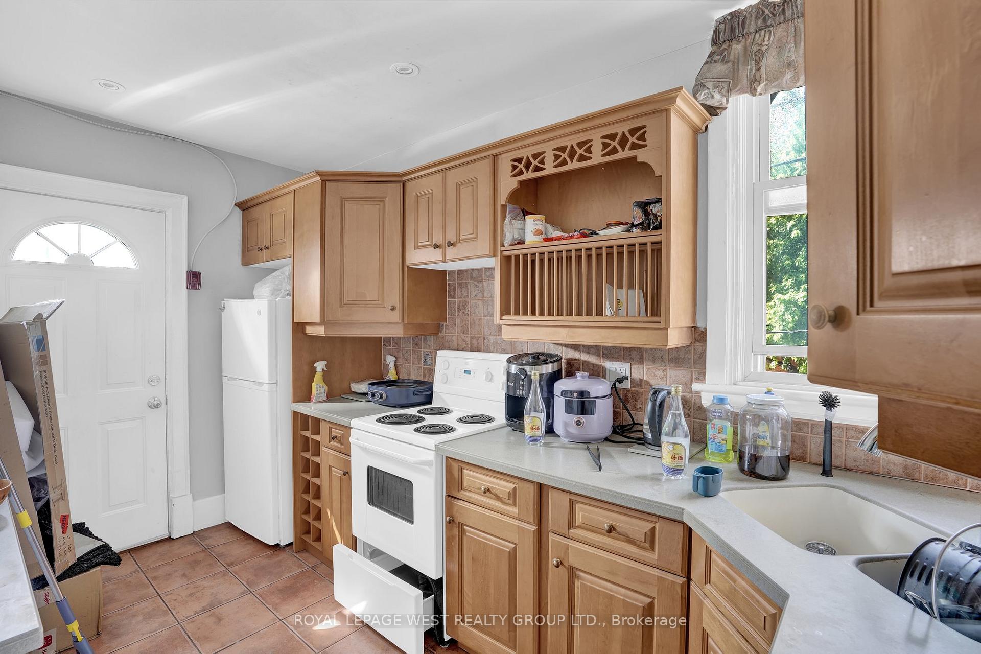 Photo 10 of 174 John Street S, Hamilton, Corktown — HOMEH