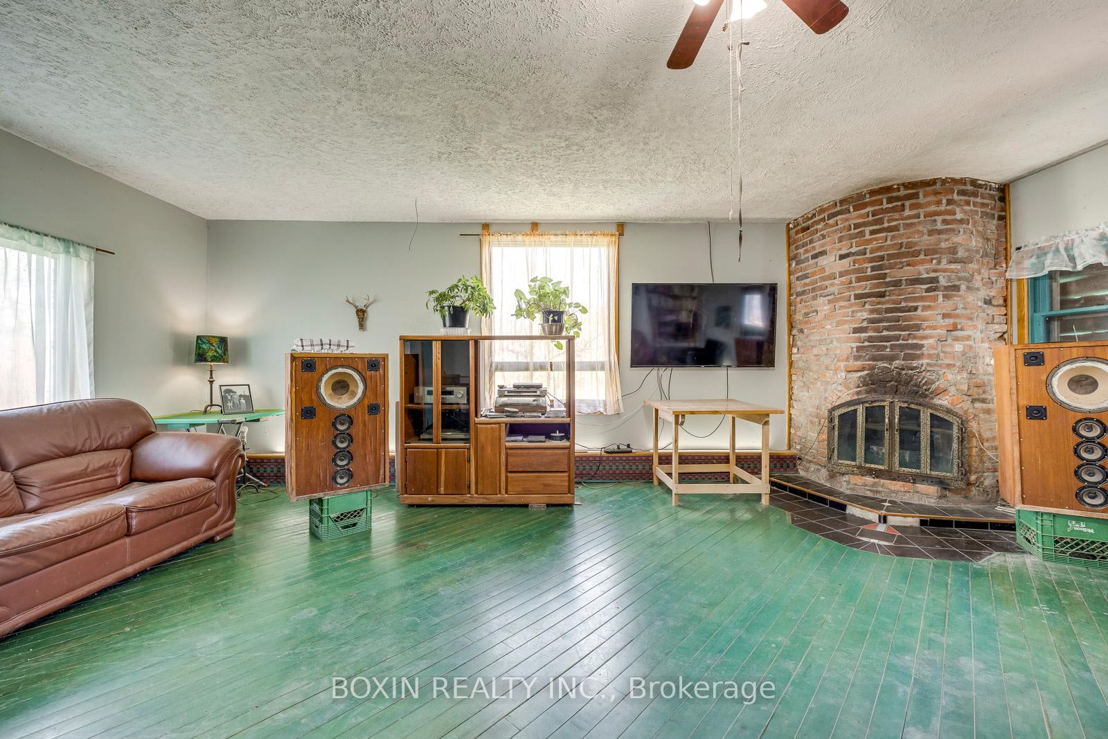 Photo 20 of 1475 Lakeshore Road, Haldimand — HOMEH