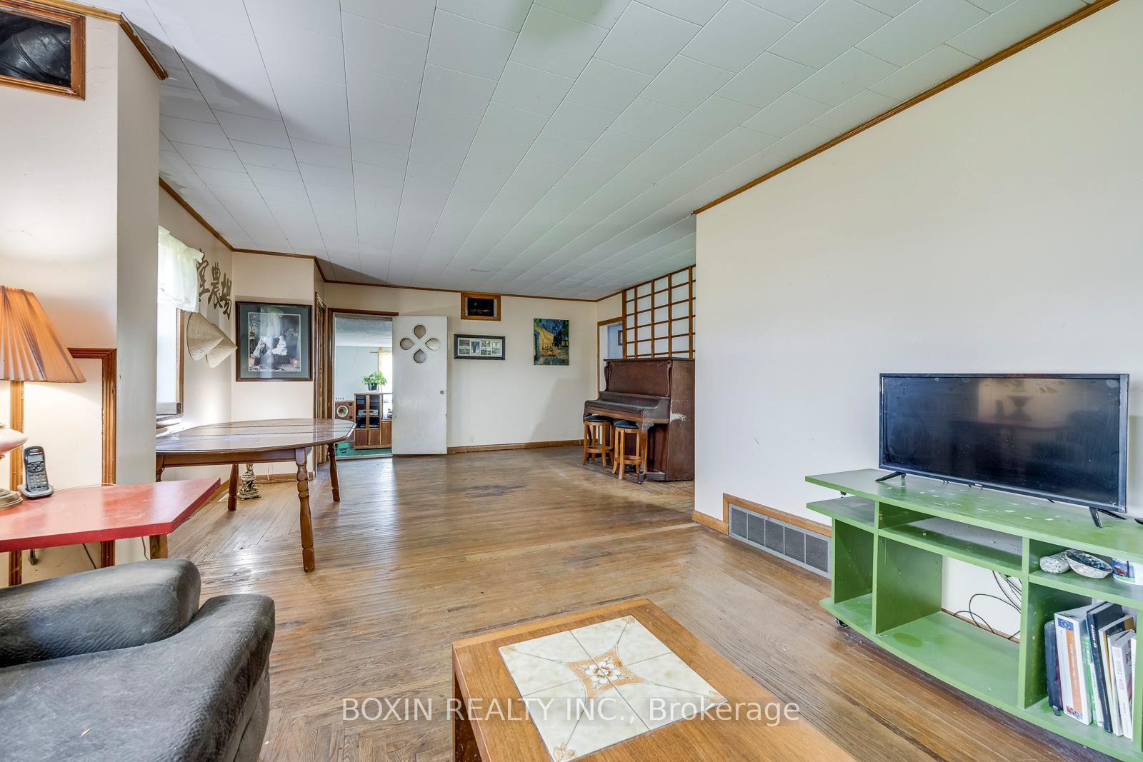 Photo 25 of 1475 Lakeshore Road, Haldimand — HOMEH