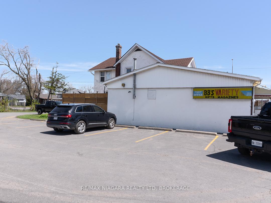 Photo 4 of 481 Main Street W, Port Colborne, Main Street — HOMEH