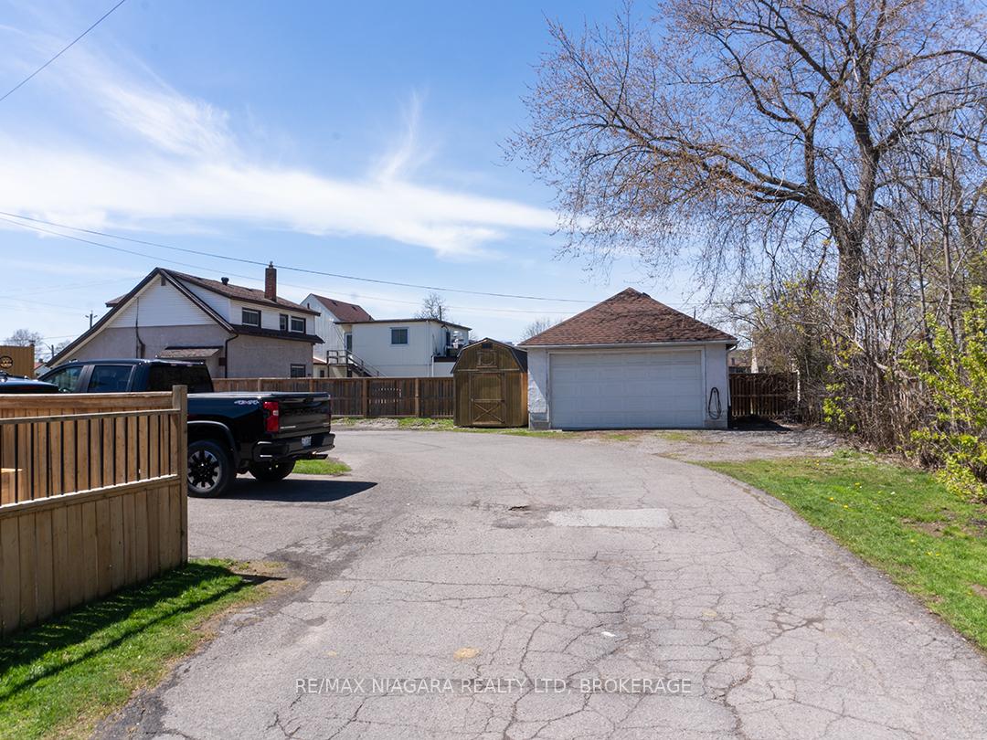 Photo 5 of 481 Main Street W, Port Colborne, Main Street — HOMEH
