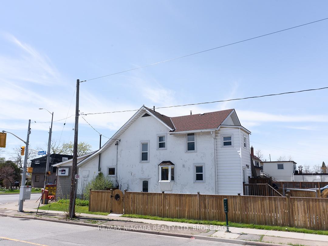 Photo 6 of 481 Main Street W, Port Colborne, Main Street — HOMEH