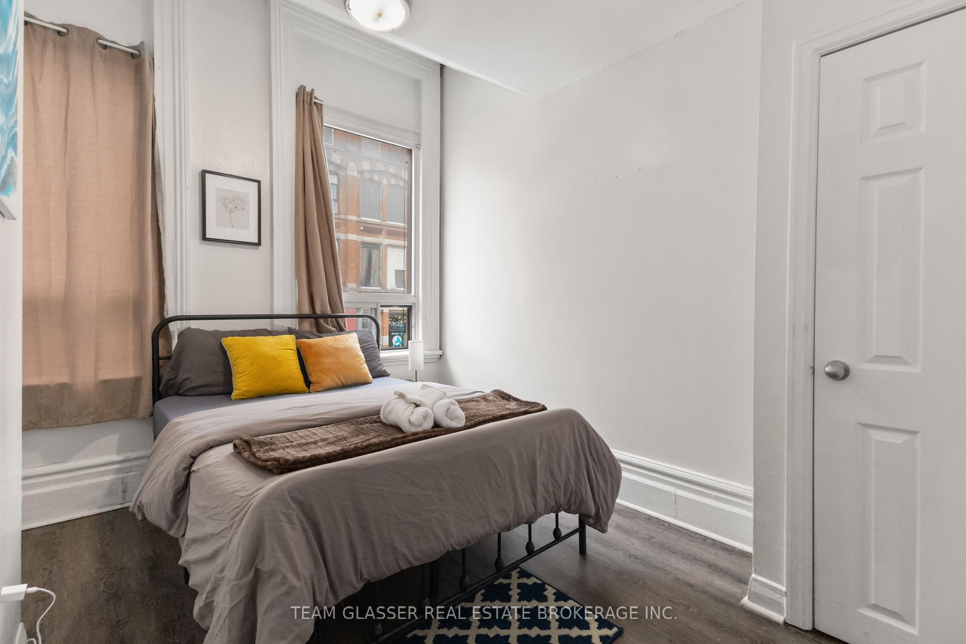 Photo 13 of 342 Richmond Street, London, East K — HOMEH