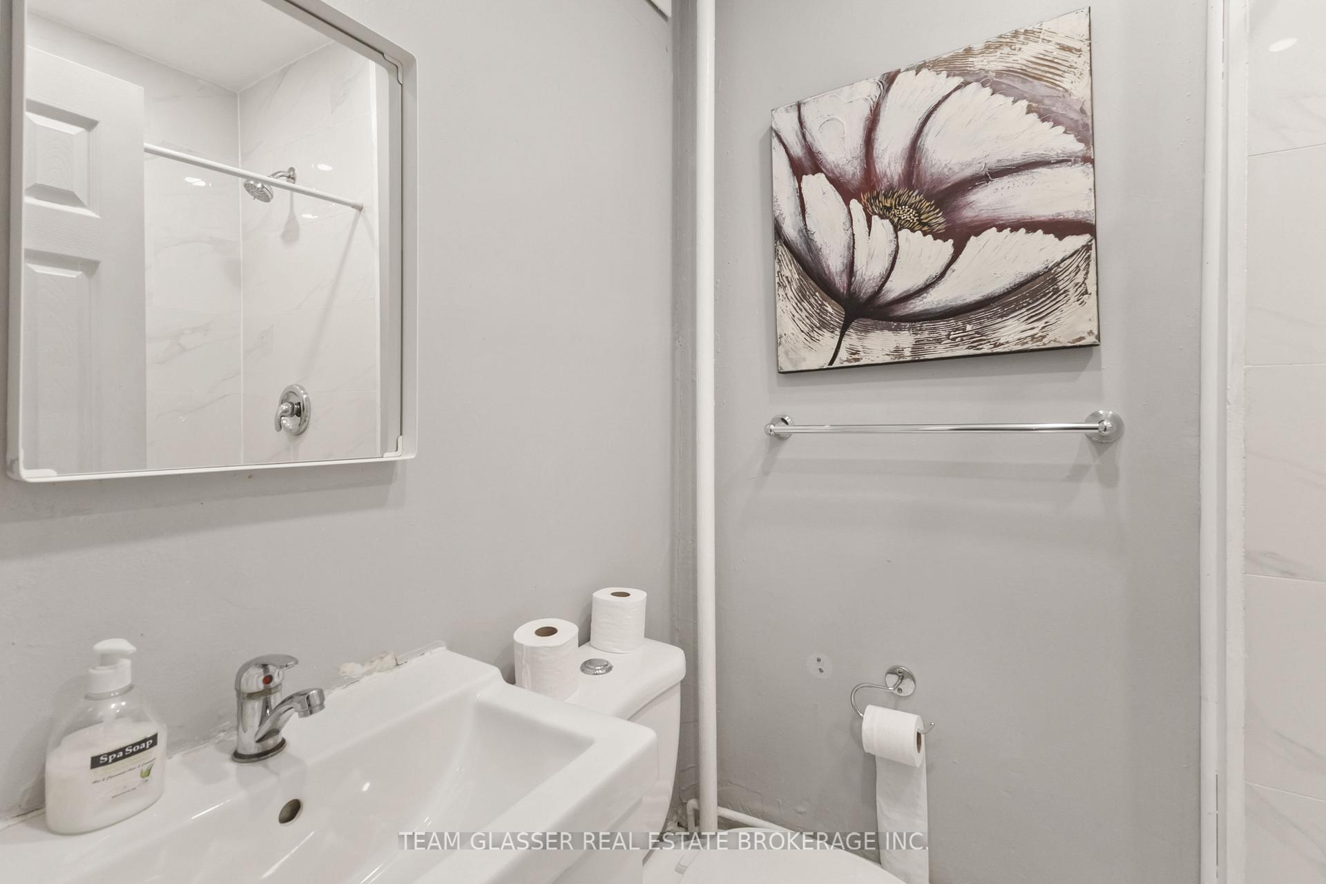 Photo 16 of 342 Richmond Street, London, East K — HOMEH