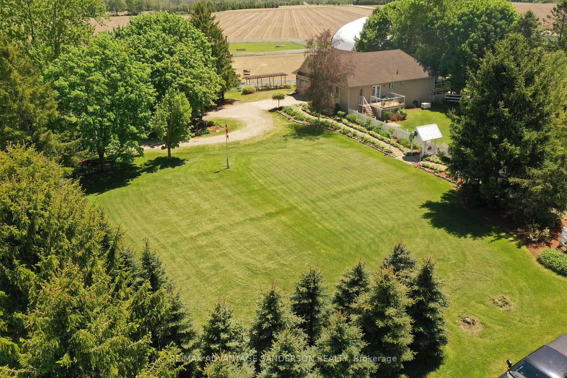 Photo 10 of 4099 McIntosh Drive, North Middlesex, Parkhill — HOMEH