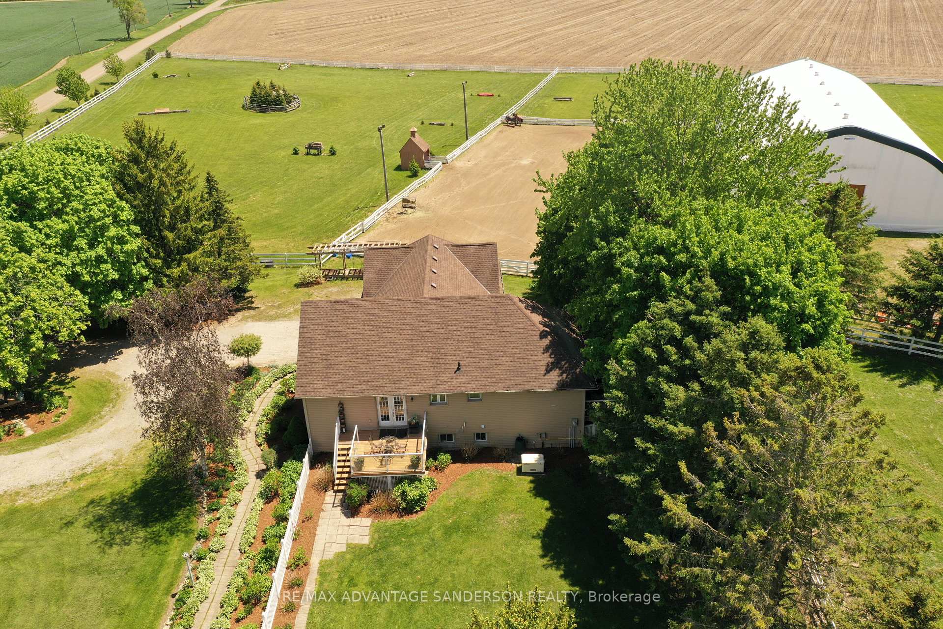 Photo 15 of 4099 McIntosh Drive, North Middlesex, Parkhill — HOMEH