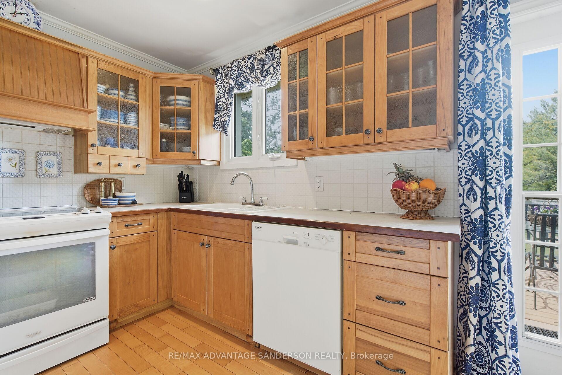 Photo 34 of 4099 McIntosh Drive, North Middlesex, Parkhill — HOMEH