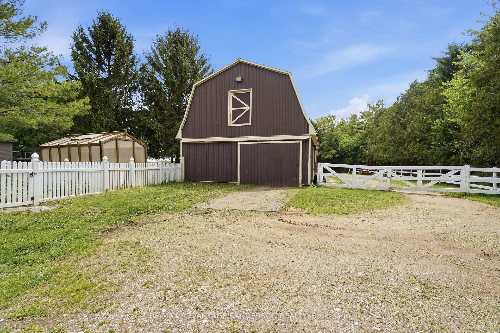 Photo 46 of 4099 McIntosh Drive, North Middlesex, Parkhill — HOMEH