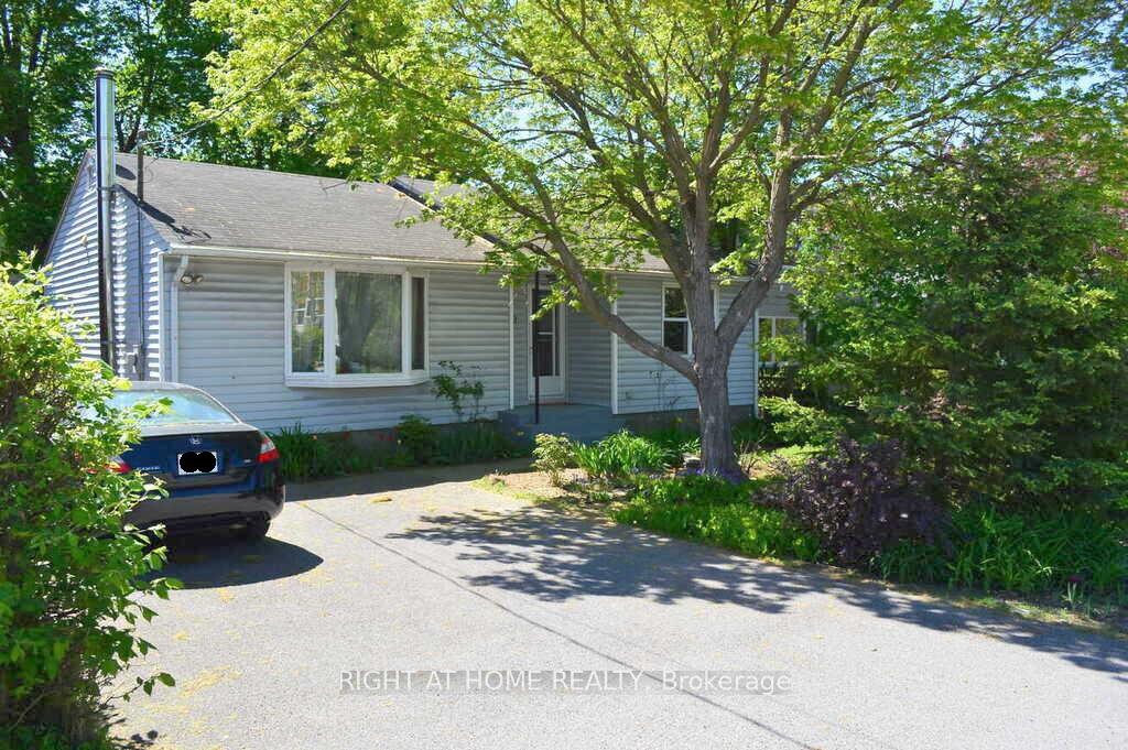 Photo of 200 Woodroffe Avenue