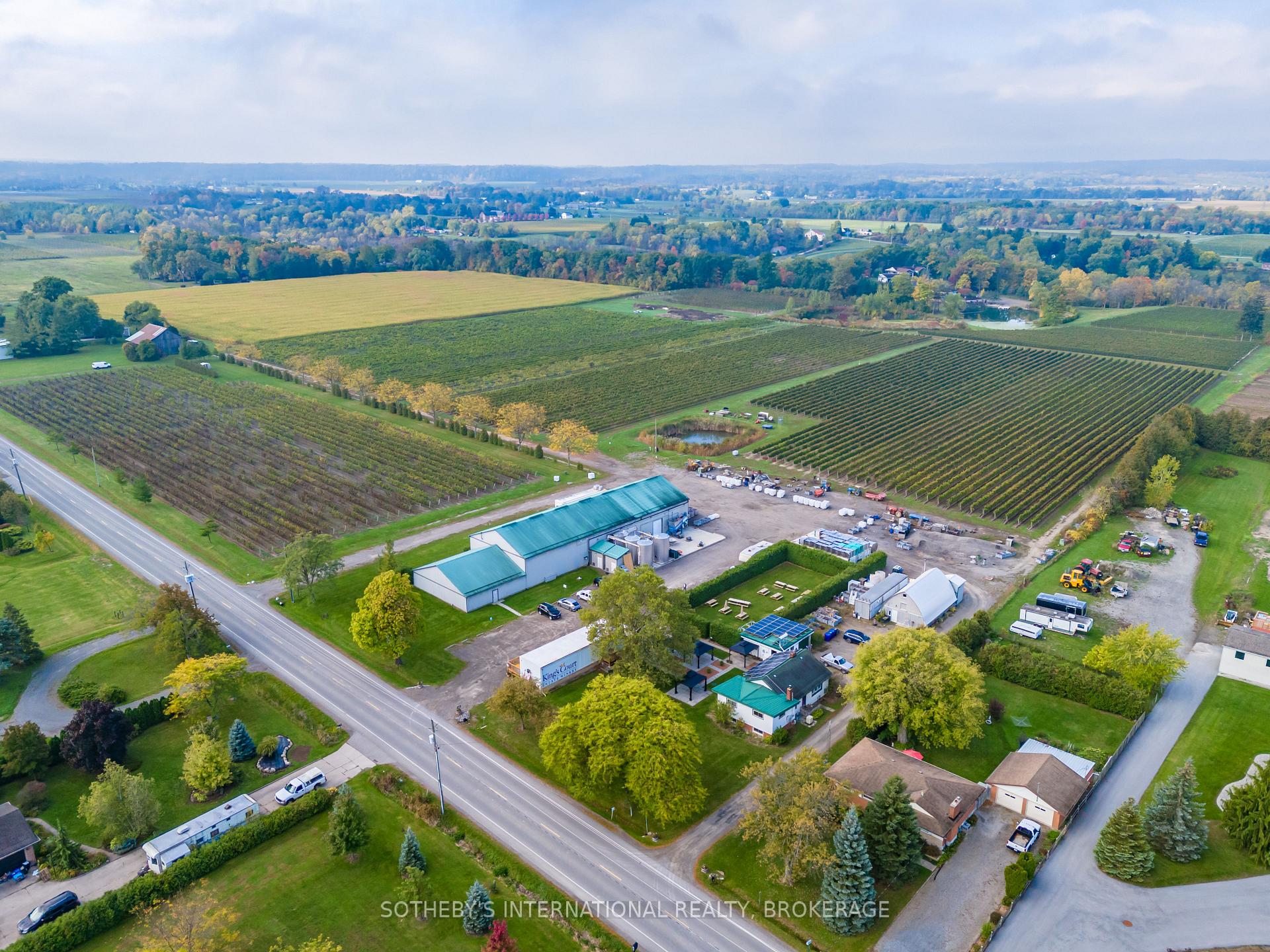 Photo 3 of 2083 Seventh Street, St. Catharines, Rural Fourth — HOMEH