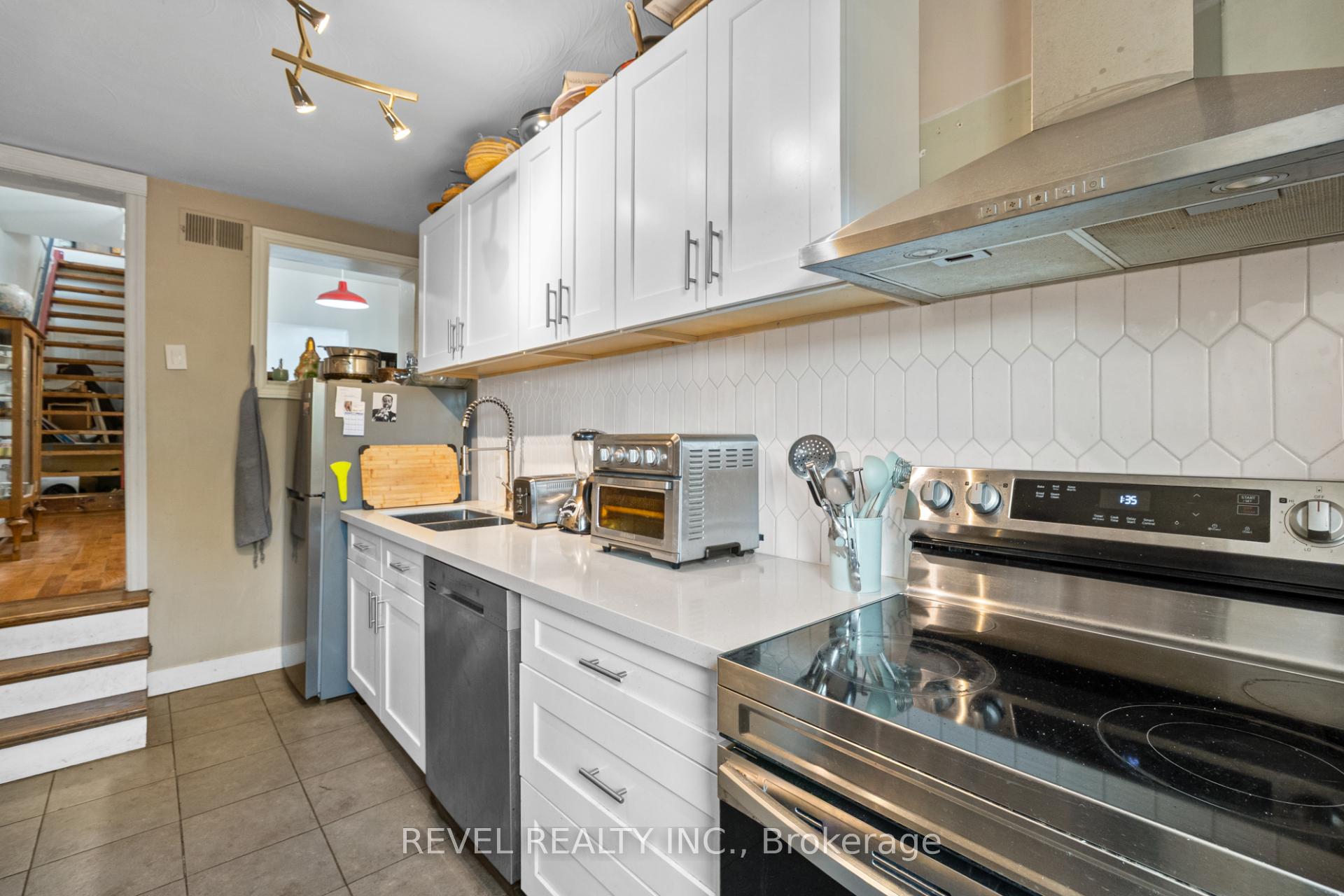 Photo 14 of 334 James Street N, Hamilton, Beasley — HOMEH