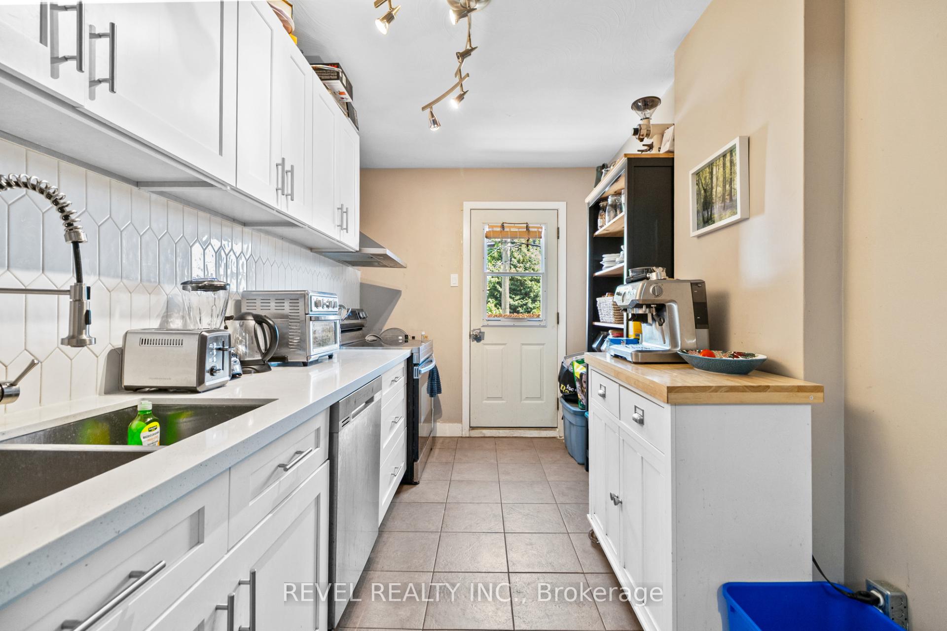 Photo 15 of 334 James Street N, Hamilton, Beasley — HOMEH