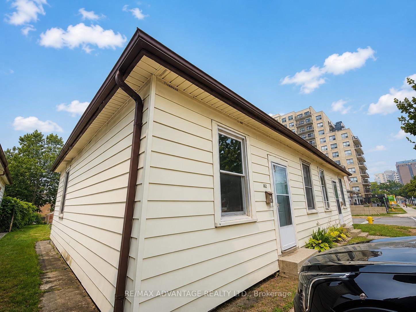 Photo 5 of 162-164 Mill Street, London, East F — HOMEH
