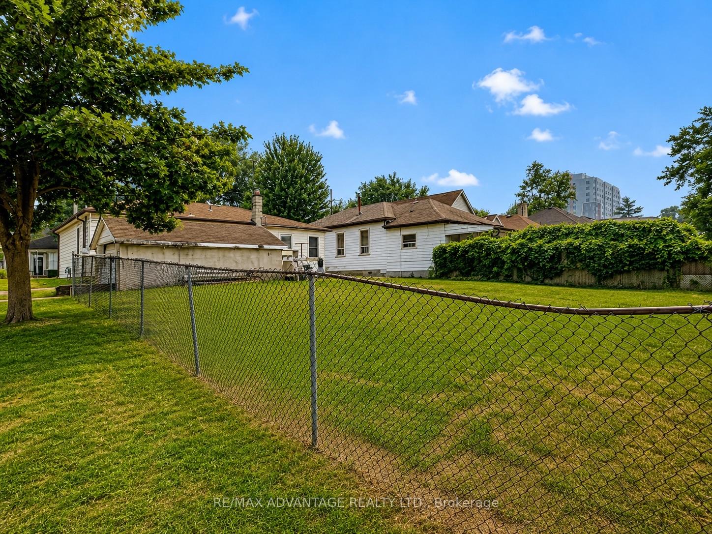 Photo 7 of 162-164 Mill Street, London, East F — HOMEH