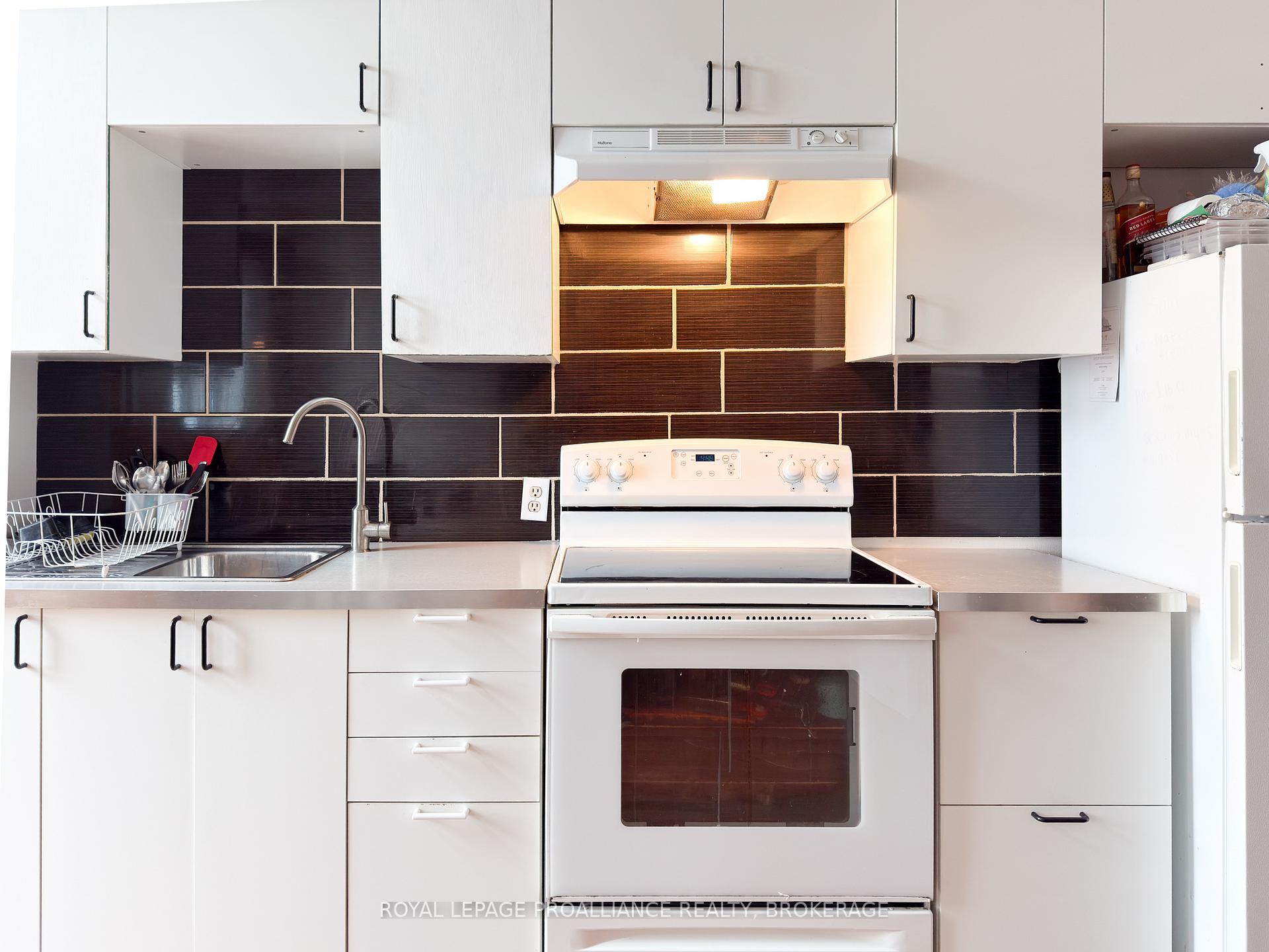 Photo 10 of 48 Dundas Street E, Greater Napanee, Greater Napanee — HOMEH