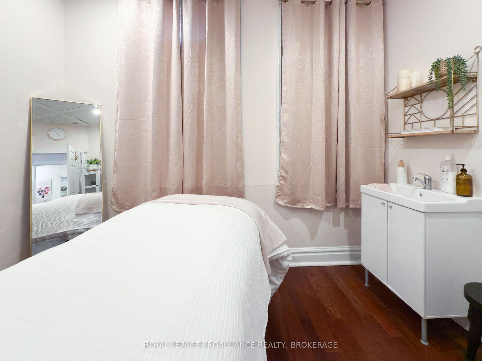 Photo 24 of 48 Dundas Street E, Greater Napanee, Greater Napanee — HOMEH