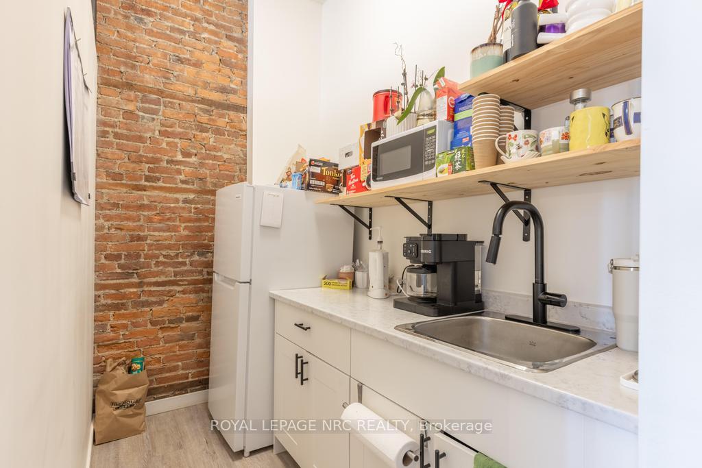 Photo 8 of 62 Welland Avenue, St. Catharines, Downtown — HOMEH