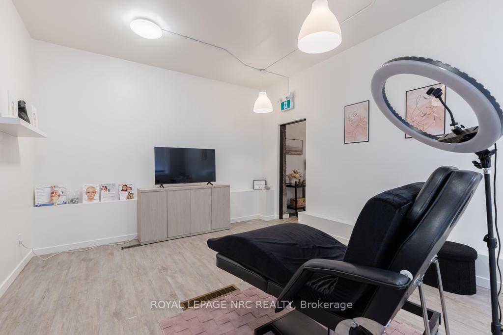 Photo 13 of 62 Welland Avenue, St. Catharines, Downtown — HOMEH