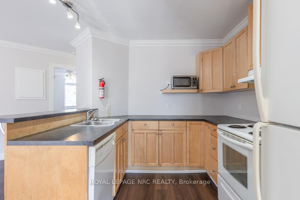Photo 19 of 62 Welland Avenue, St. Catharines, Downtown — HOMEH