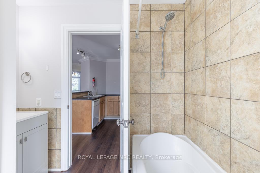 Photo 24 of 62 Welland Avenue, St. Catharines, Downtown — HOMEH