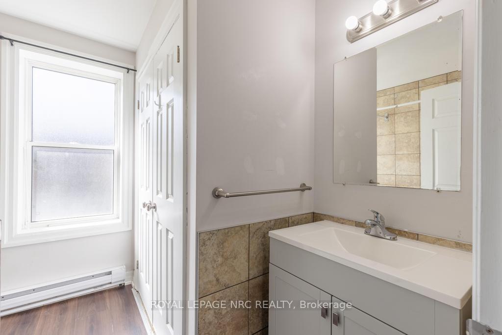 Photo 25 of 62 Welland Avenue, St. Catharines, Downtown — HOMEH