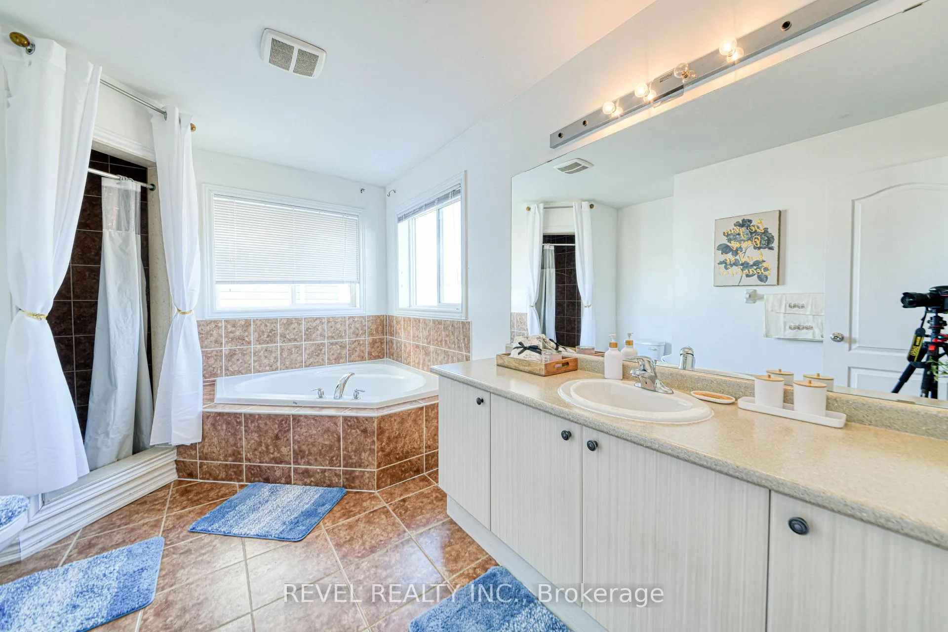 Photo 14 of 710 Halbert Drive, Shelburne — HOMEH