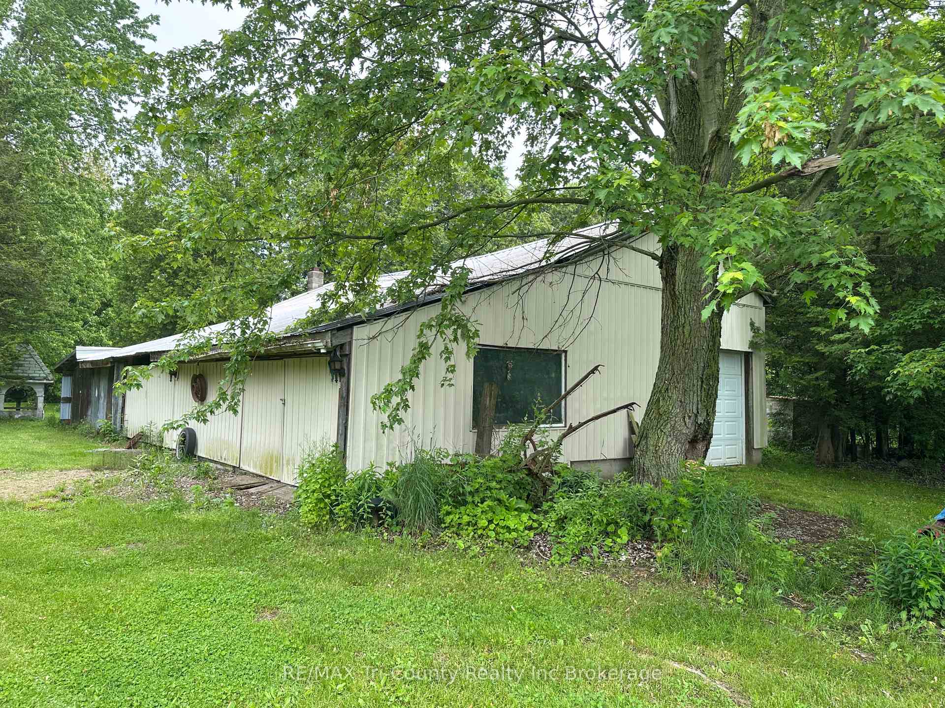 Photo 8 of 889 Norfolk County 28 Road, Norfolk, Rural Houghton — HOMEH