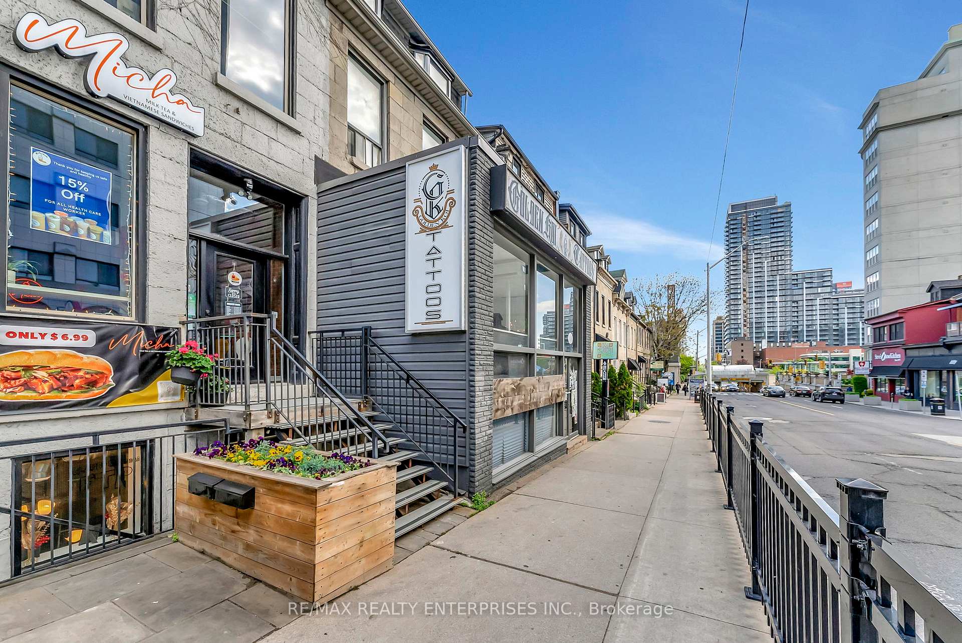 Photo 3 of 156 James Street S, Hamilton, Durand — HOMEH