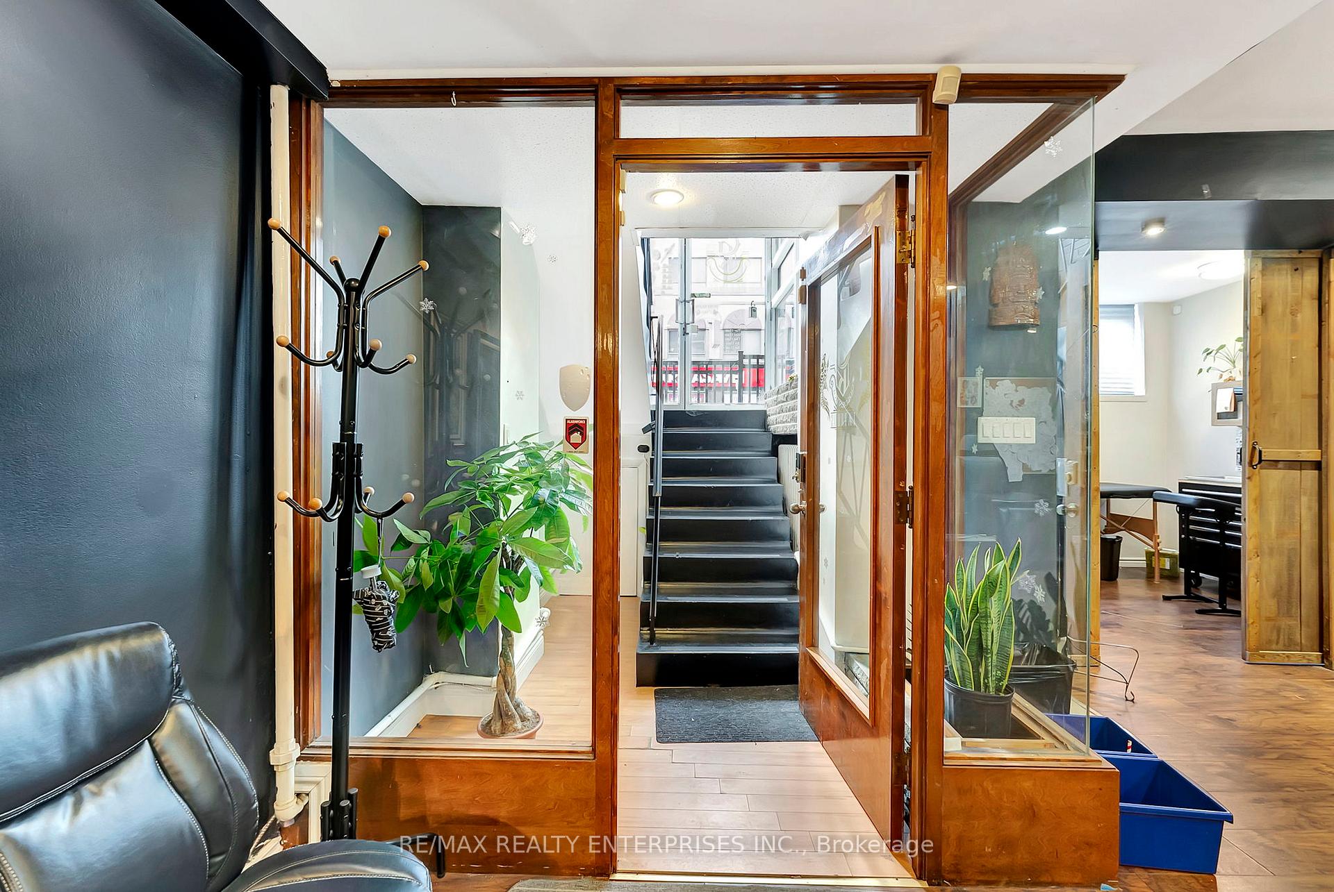 Photo 6 of 156 James Street S, Hamilton, Durand — HOMEH