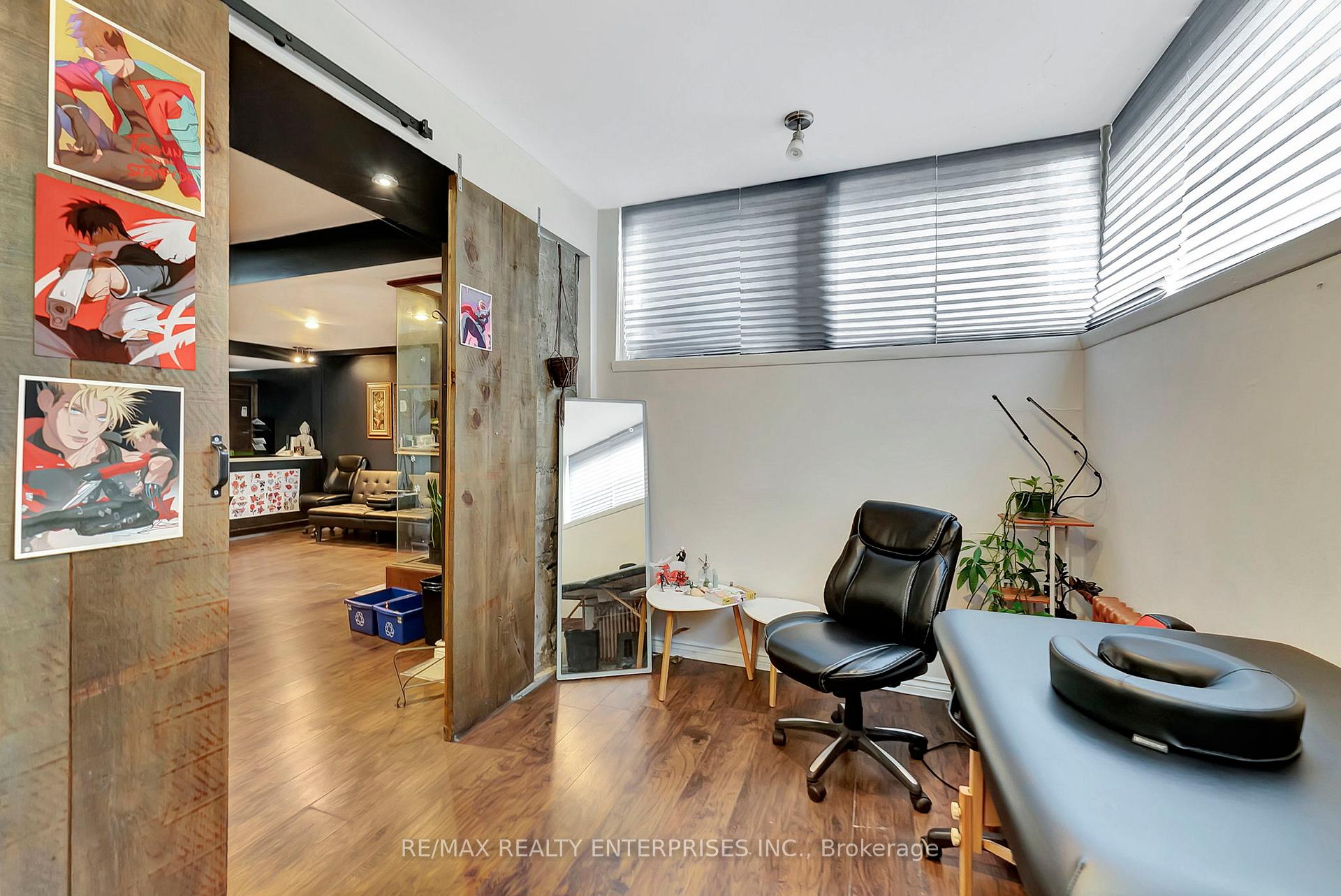 Photo 13 of 156 James Street S, Hamilton, Durand — HOMEH