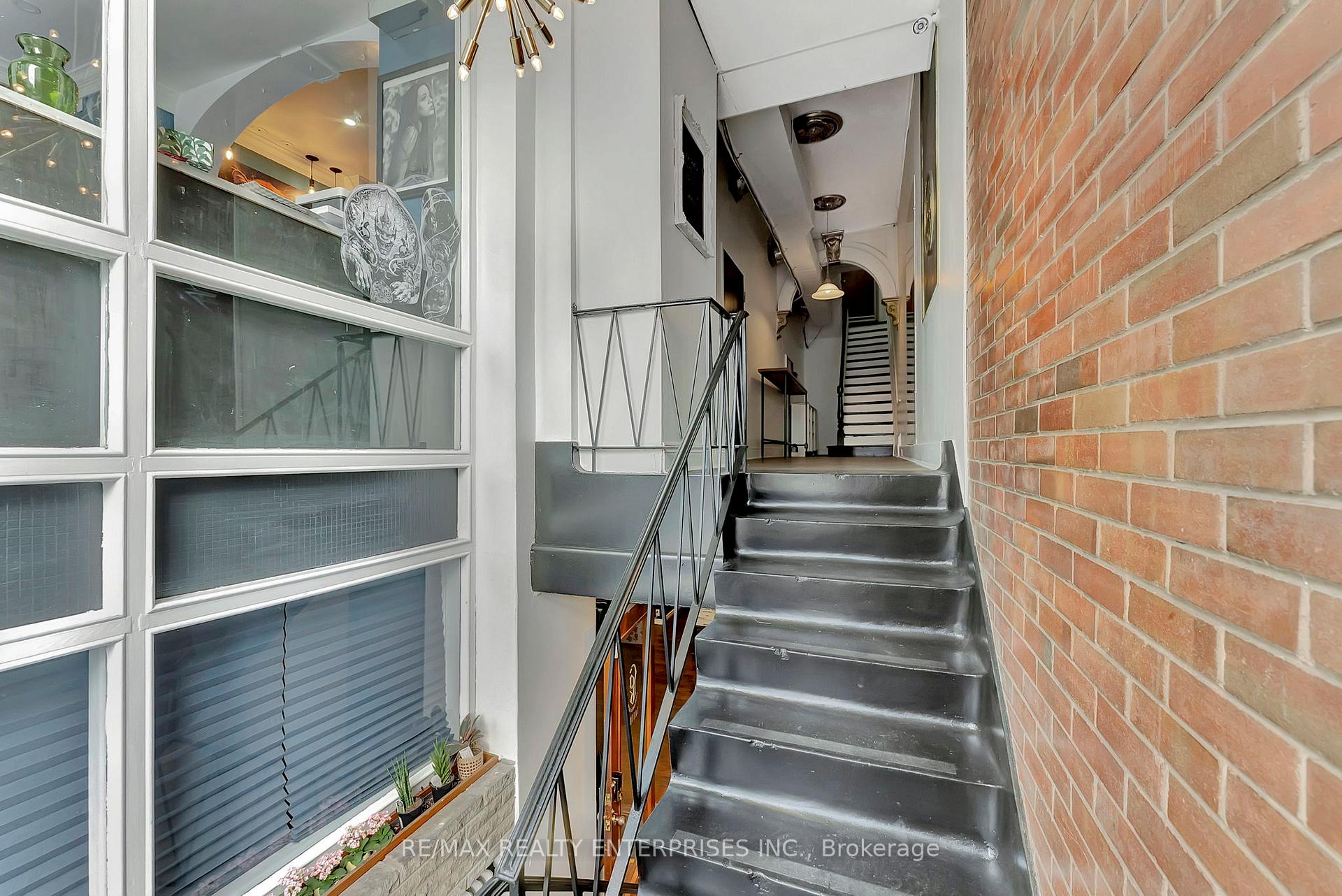 Photo 15 of 156 James Street S, Hamilton, Durand — HOMEH