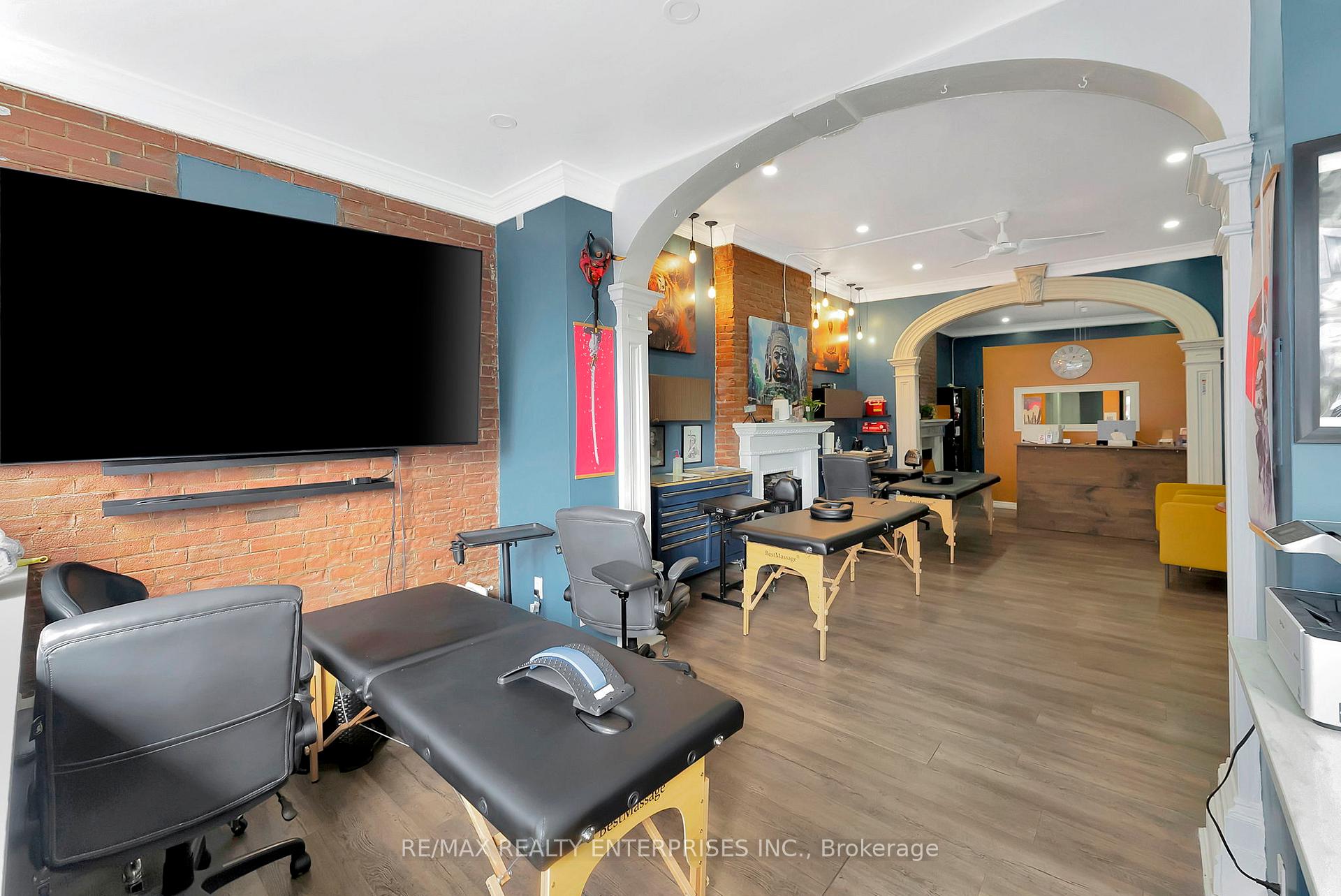 Photo 23 of 156 James Street S, Hamilton, Durand — HOMEH