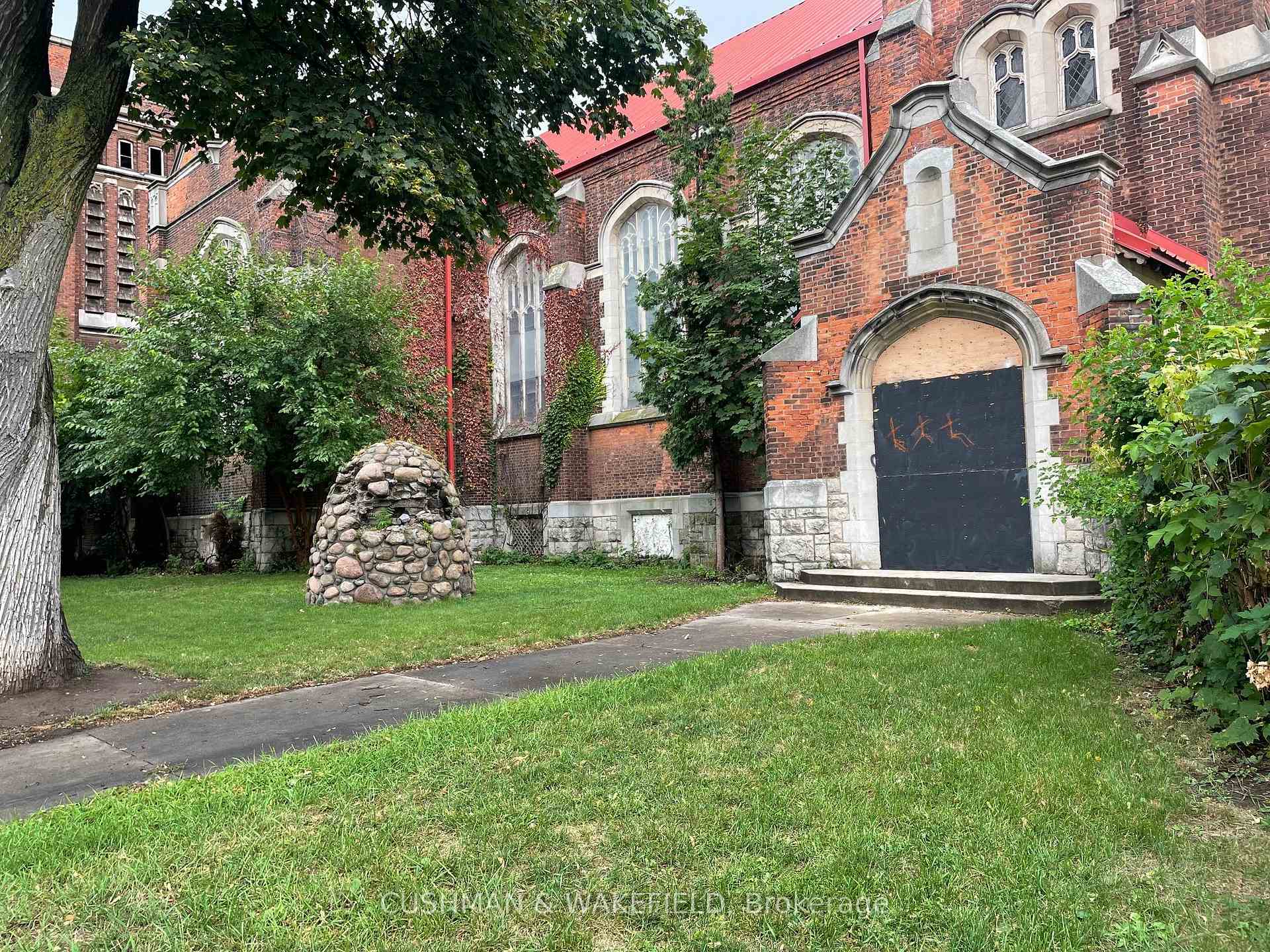 Photo 3 of 85 Holton Avenue S, Hamilton, Gibson — HOMEH