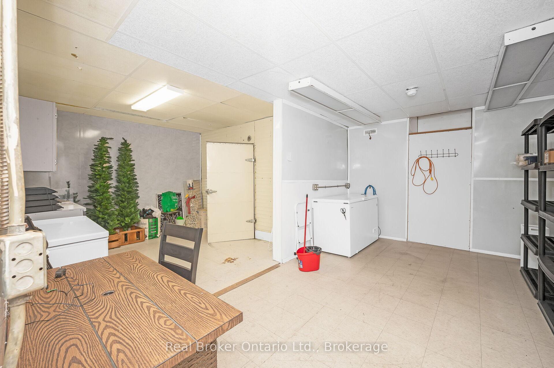 Photo 11 of 122 King Street, Brant, Burford — HOMEH