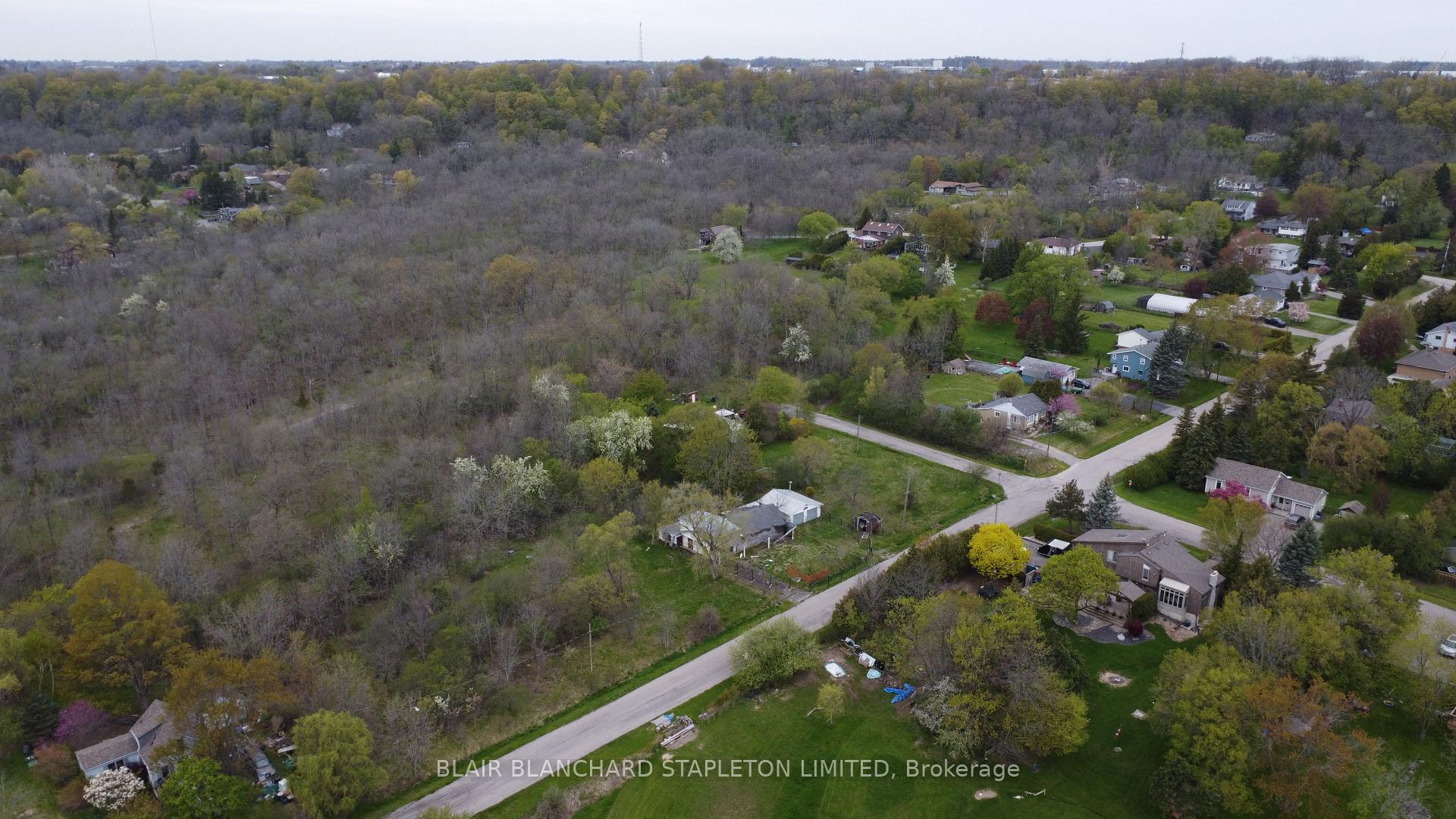 Photo 4 of 74 Best Avenue, Hamilton, Dundas — HOMEH